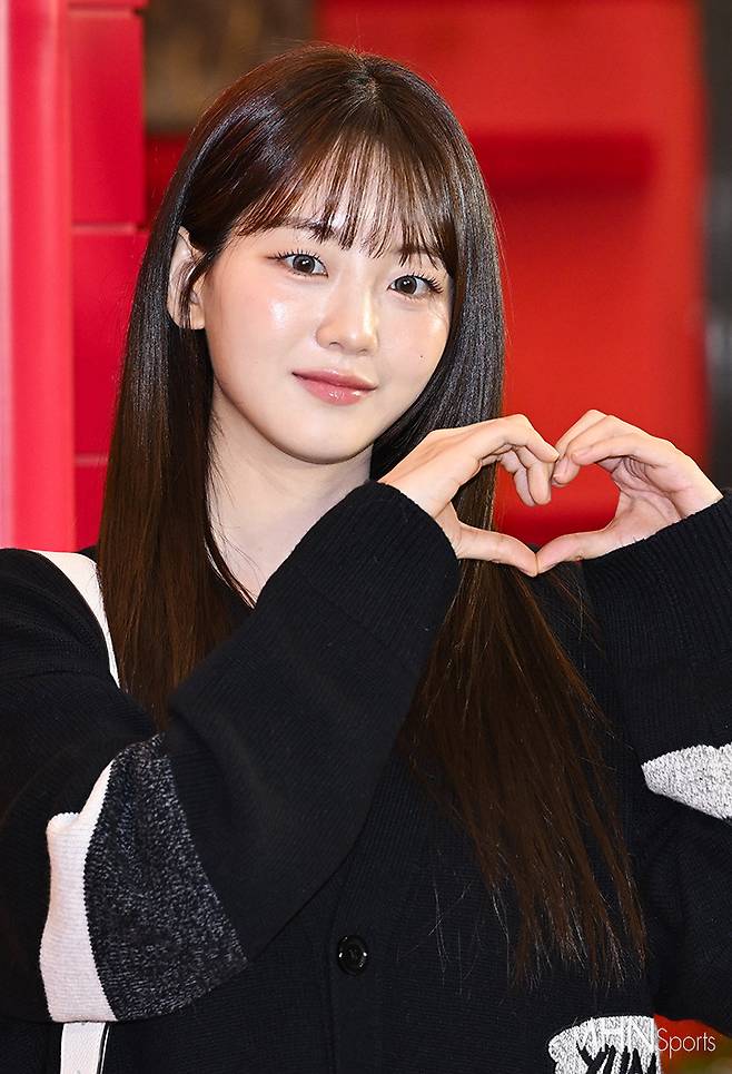 더현대서울 조이현 실물.gif