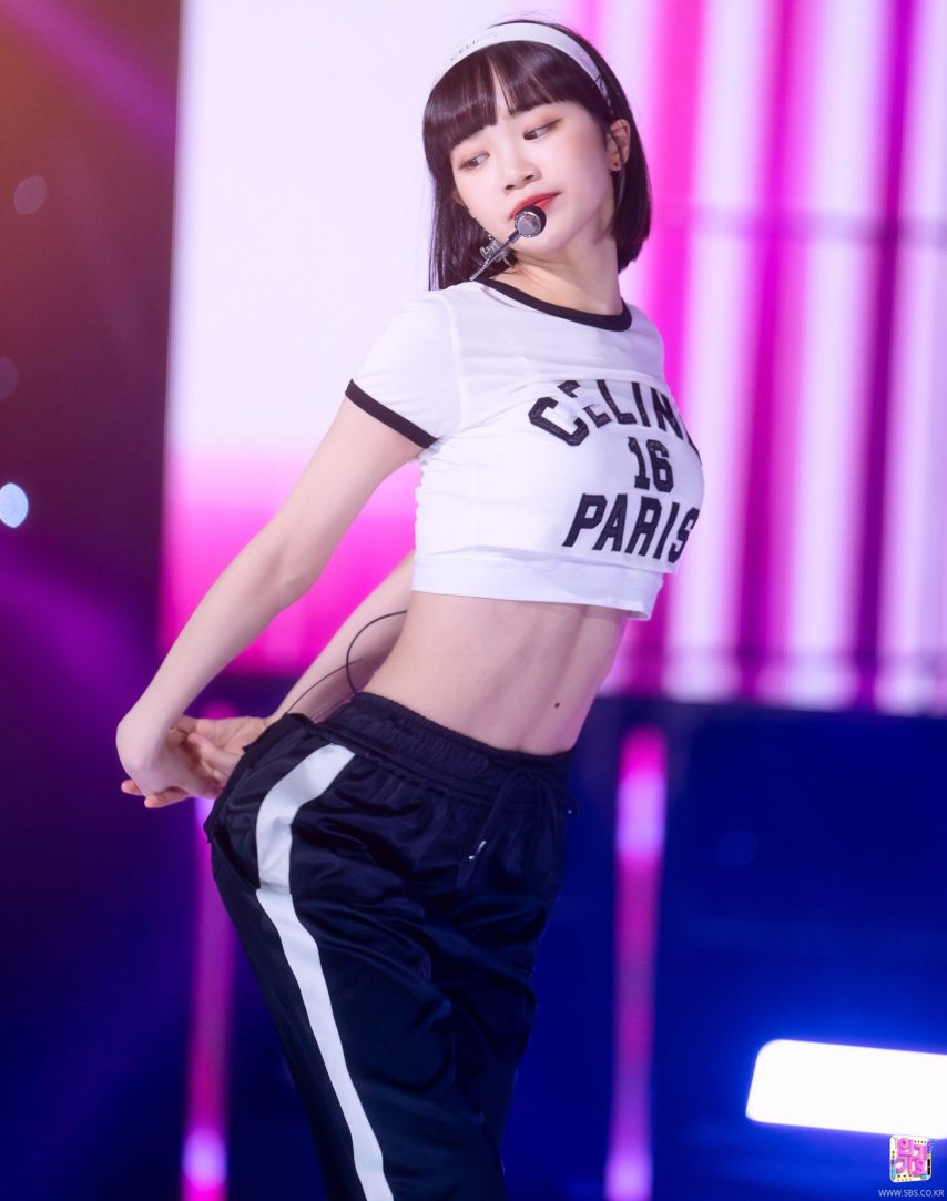 [르세라핌]  복근 김채원