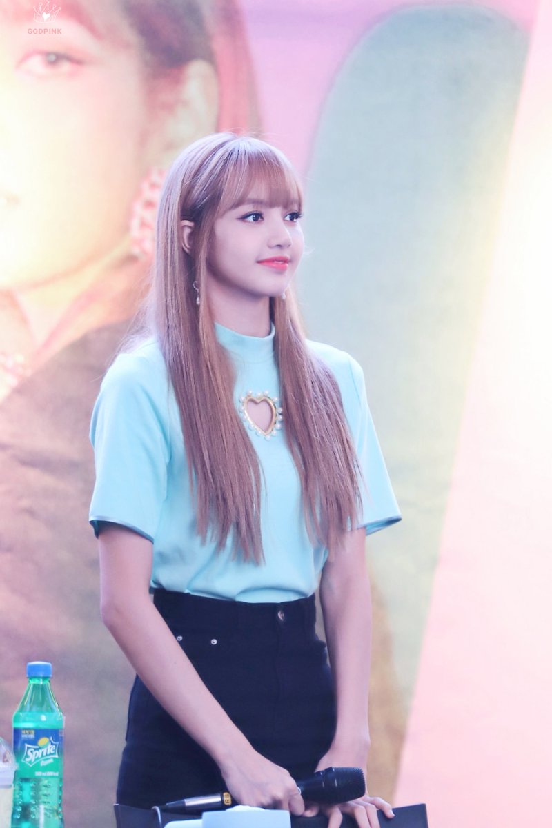 블랙핑크 리사.jpg