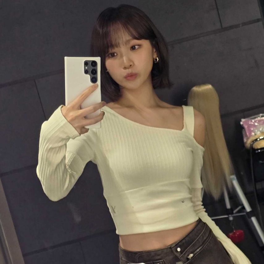 [르세라핌] 피카츄 때리는 김채원