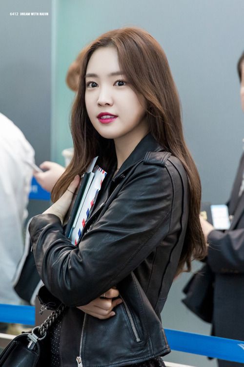 손나은.jpg