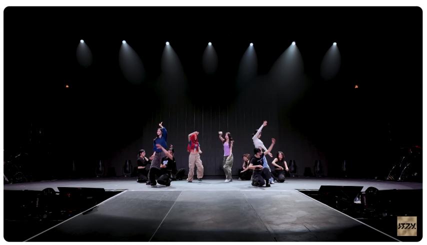 시원한 보라색 끈나시 은근한 바운스 ITZY 예지 (저화질 주의)