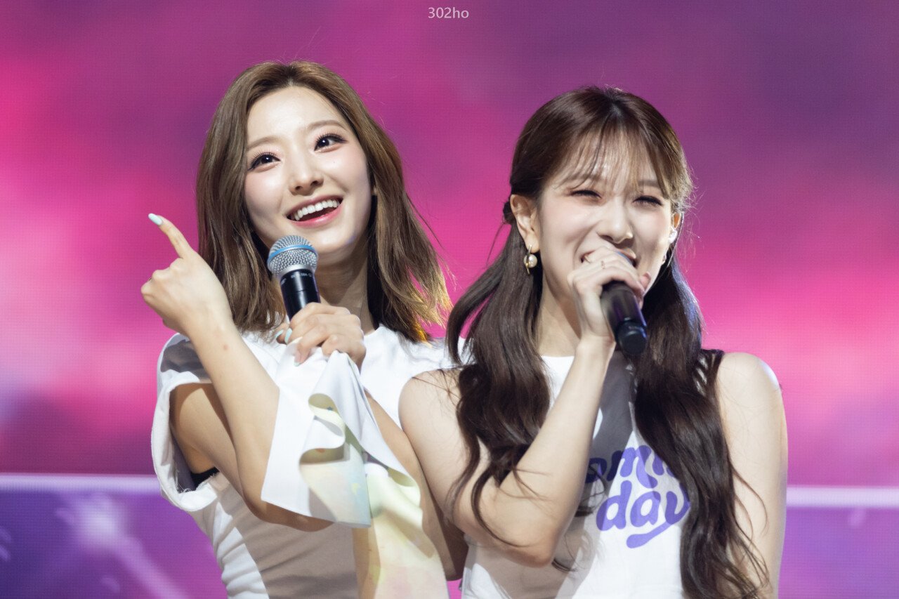 프로미스나인 새롬