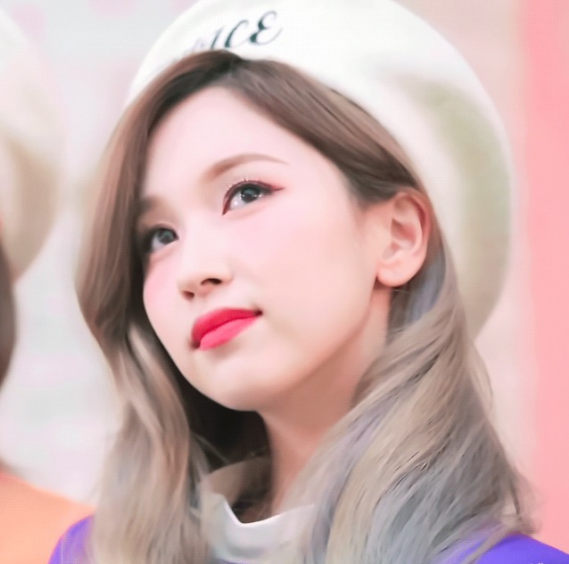 매혹적인 트와이스 미나..