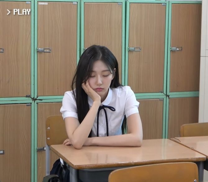 정예인 교복 짤.jpg