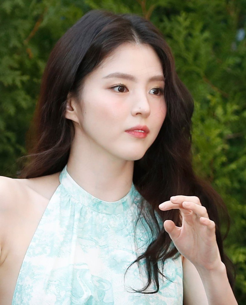 한소희 모친, 불법 도박장 7곳 개설 혐의로 징역형 집행유예