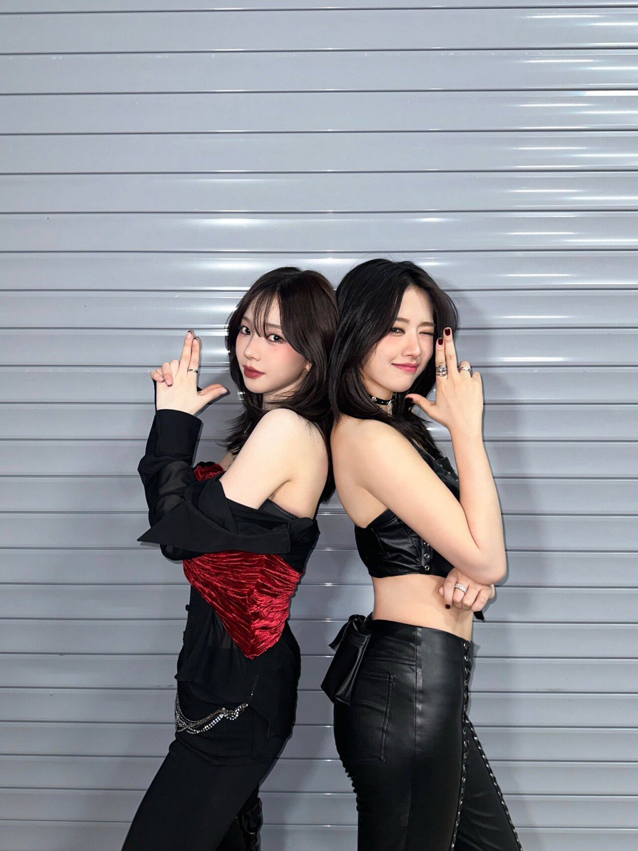 카리나 x 안유진 투샷