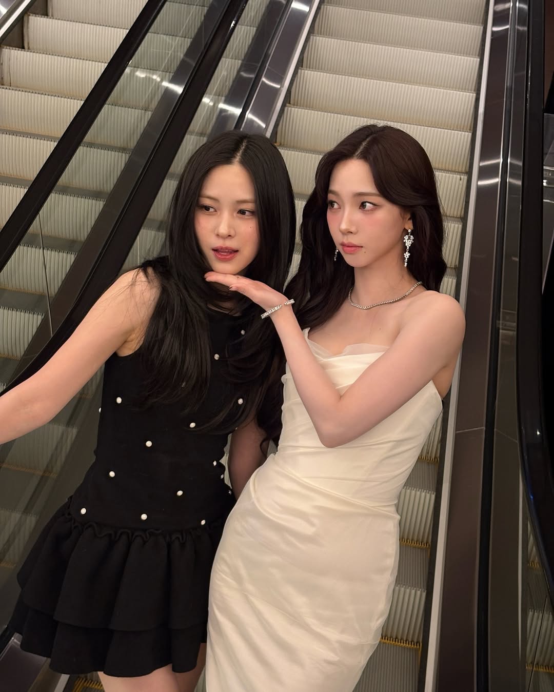 류진 & 카리나 투샷