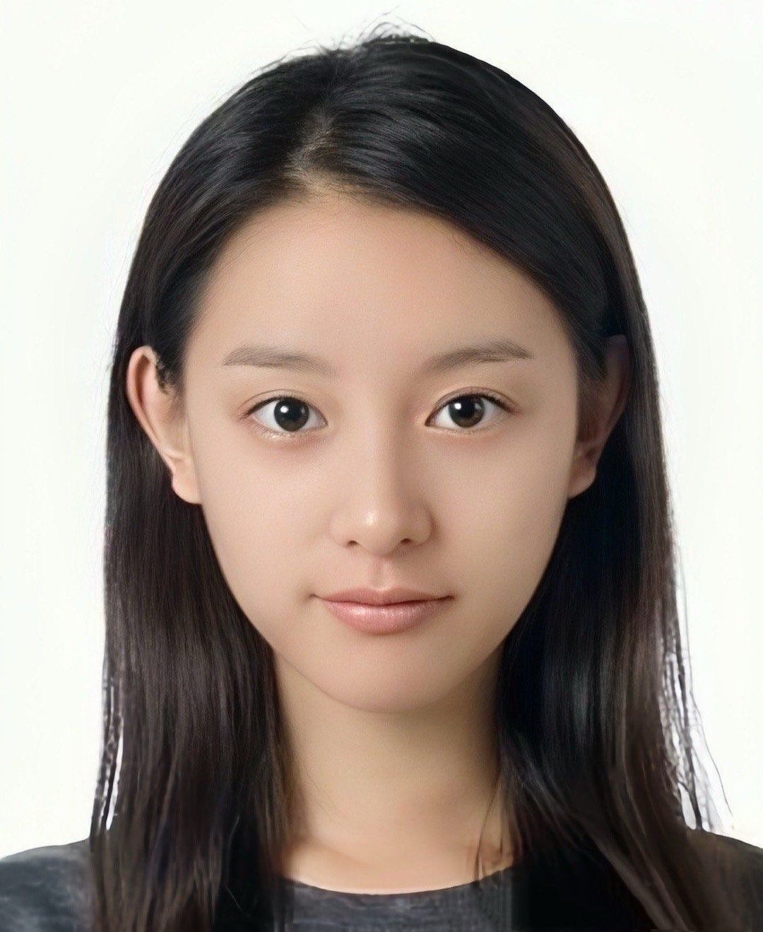 배우 김지원 20살때 증명사진