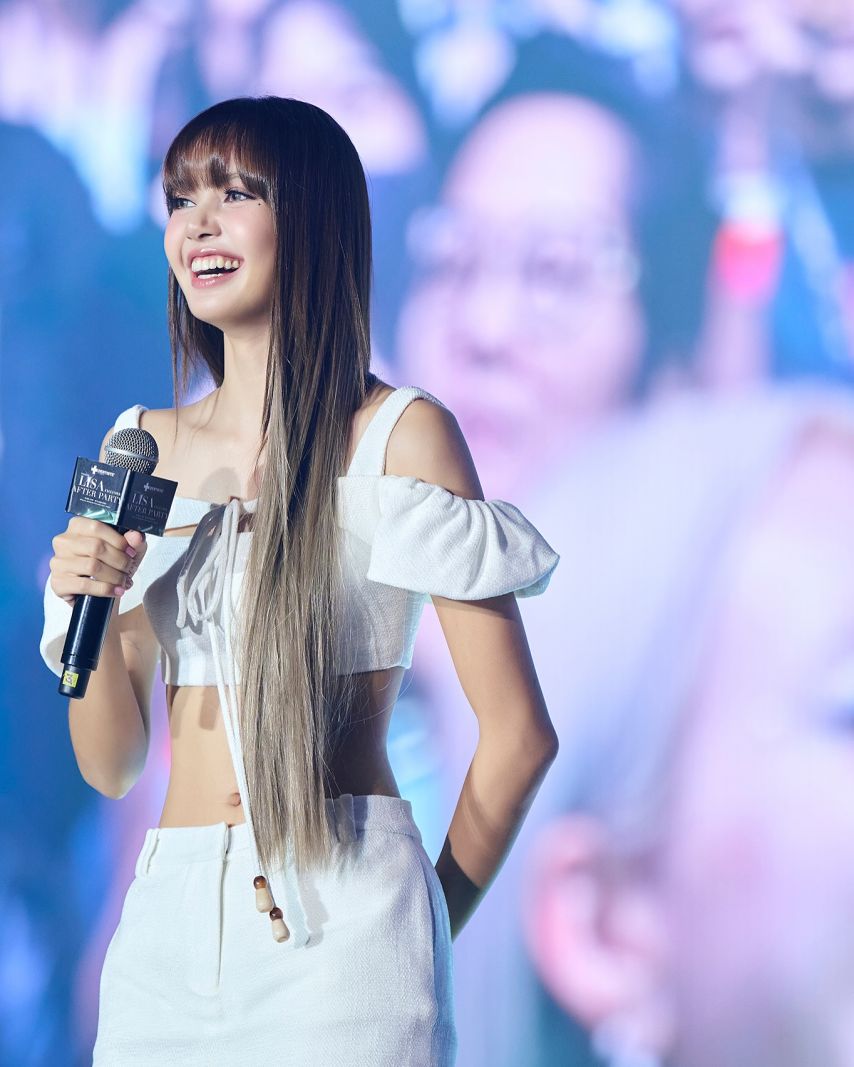 블랙핑크 리사 .jpg