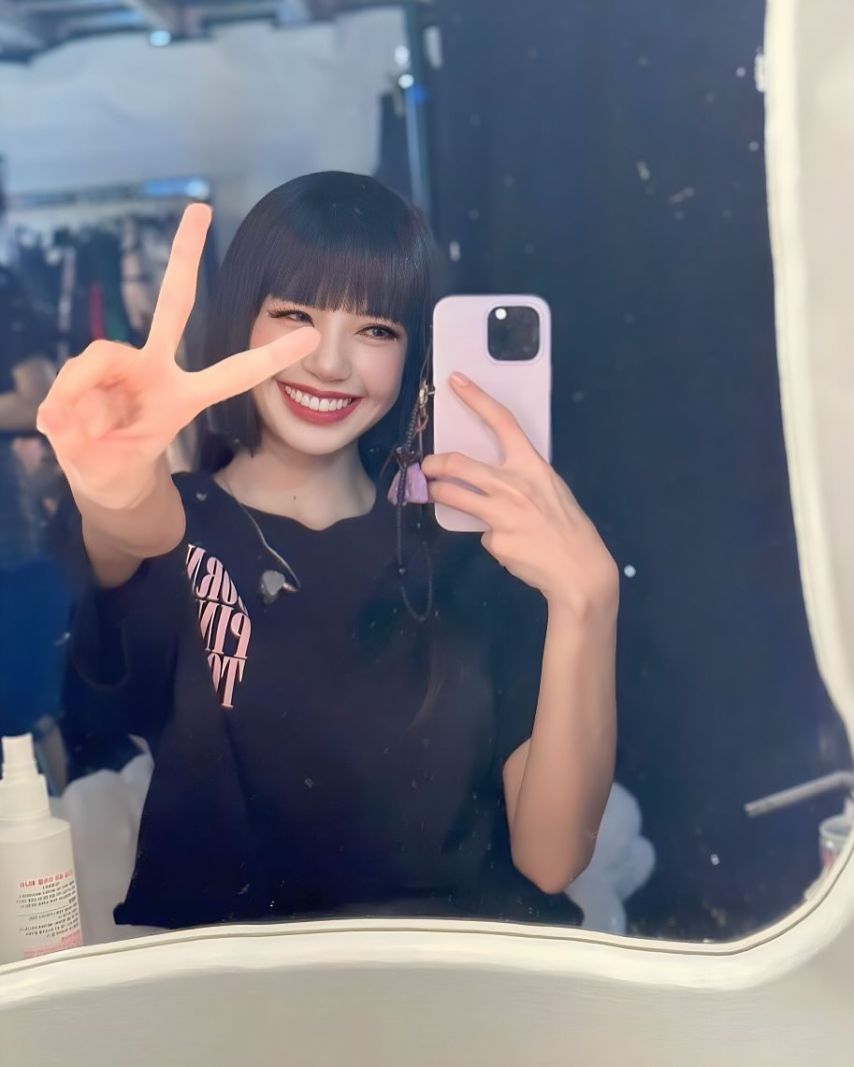 블랙핑크 리사 .jpg