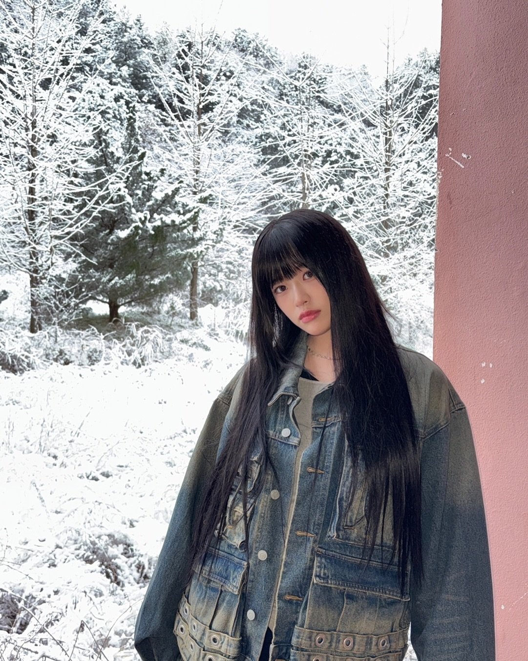 최근 뱅헤어로 스타일 바꾼 안유진 ㄷㄷ