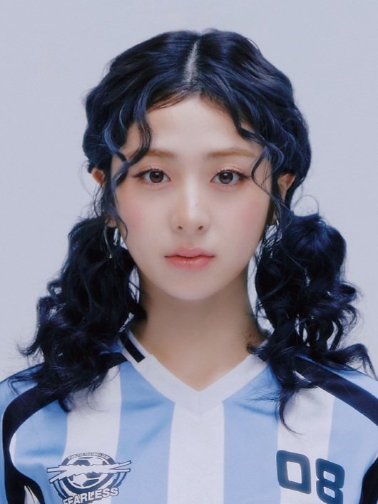 [르세라핌] 미드필더 허윤진 ..... FIM UNITED