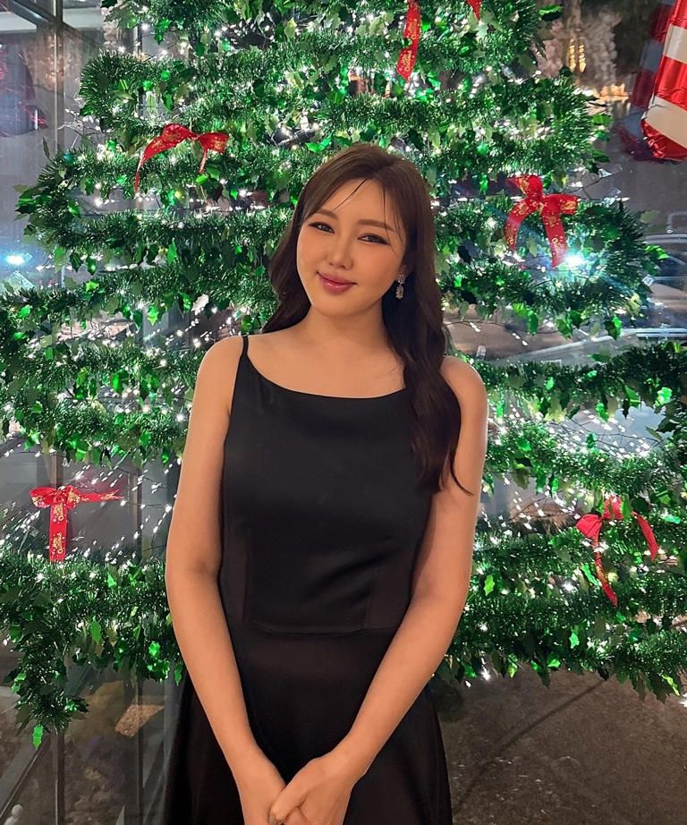 송가인, 다이어트 성공하더니 물 올랐네…완벽 브이라인