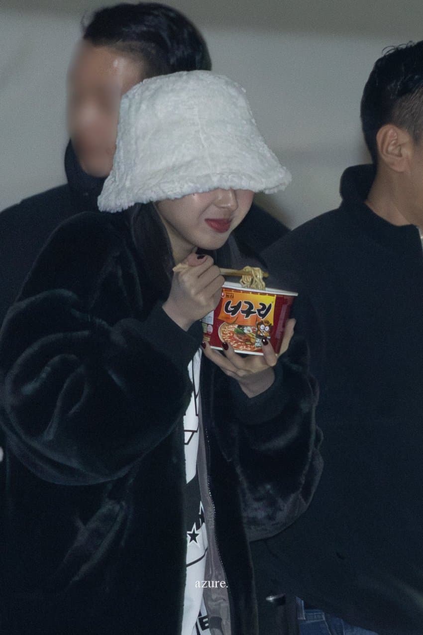 흔한 걸그룹 막내의 퇴근짤  [베이비몬스터] 치키타