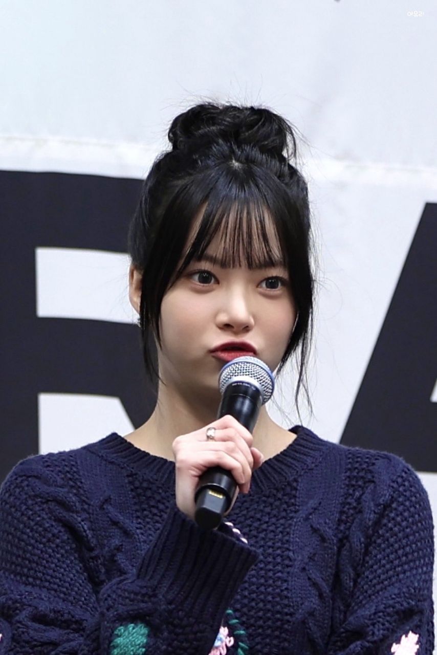 [르세라핌] 입 삐죽 나온 홍은채