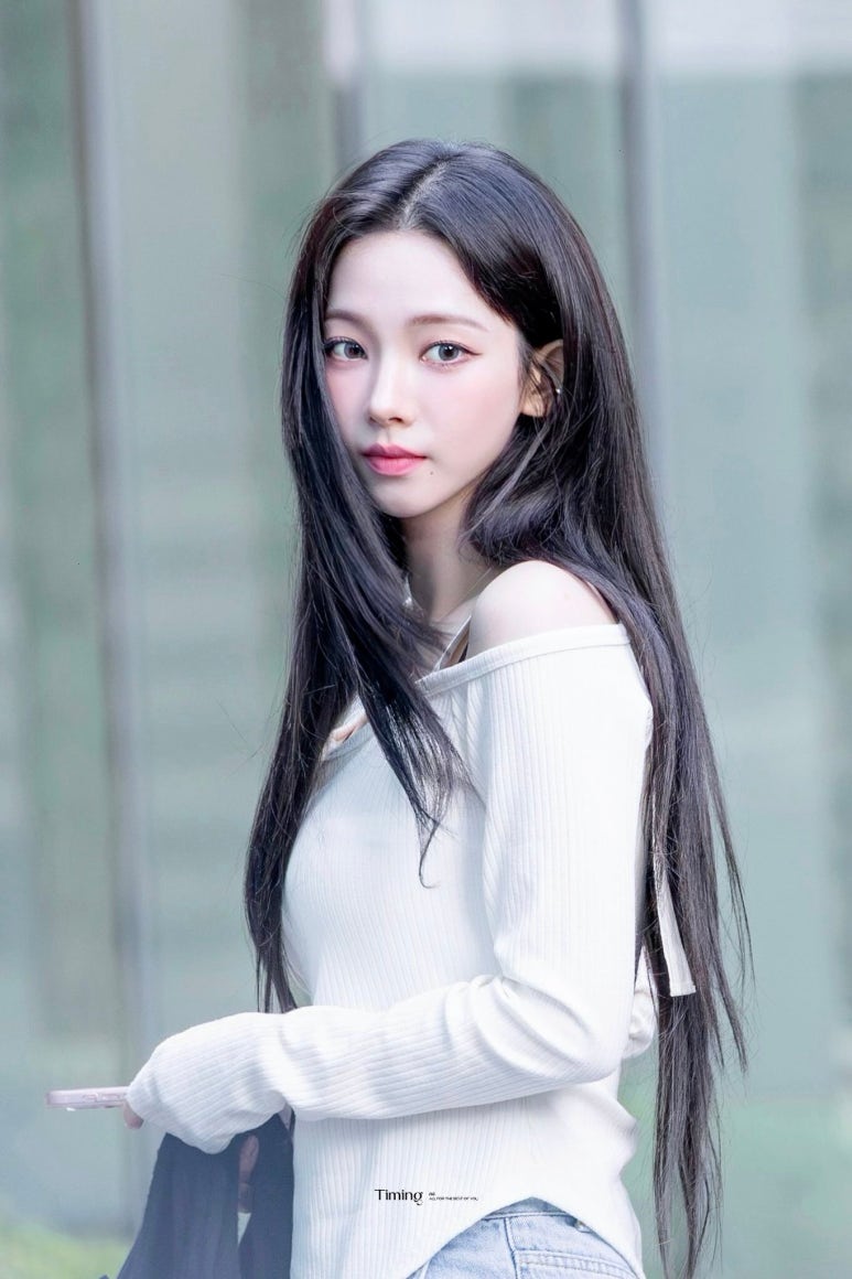 카리나 청바지 흰티