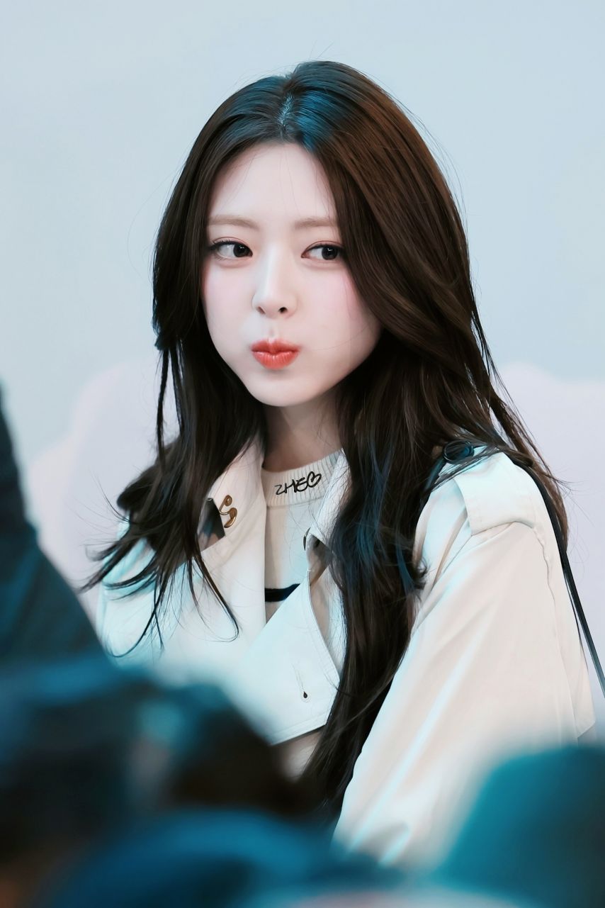 오늘자 ITZY 유나