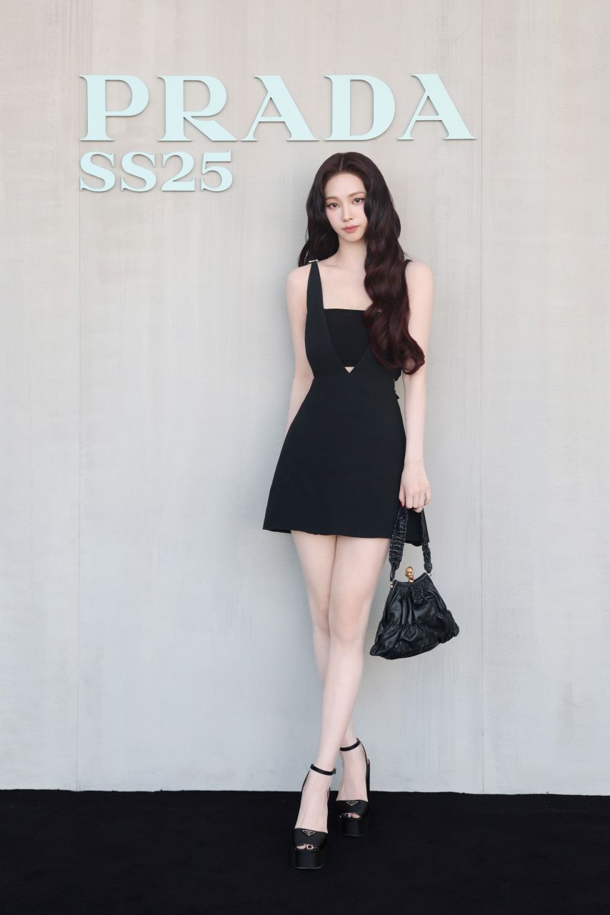 백인보다 더 하얀 카리나 고화질