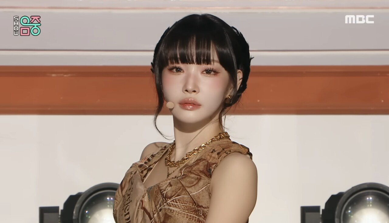 컴백한 청하 새 메이크업