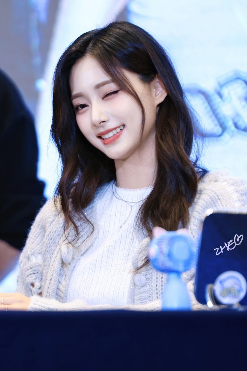 쯔위 미나 트와이스 250222