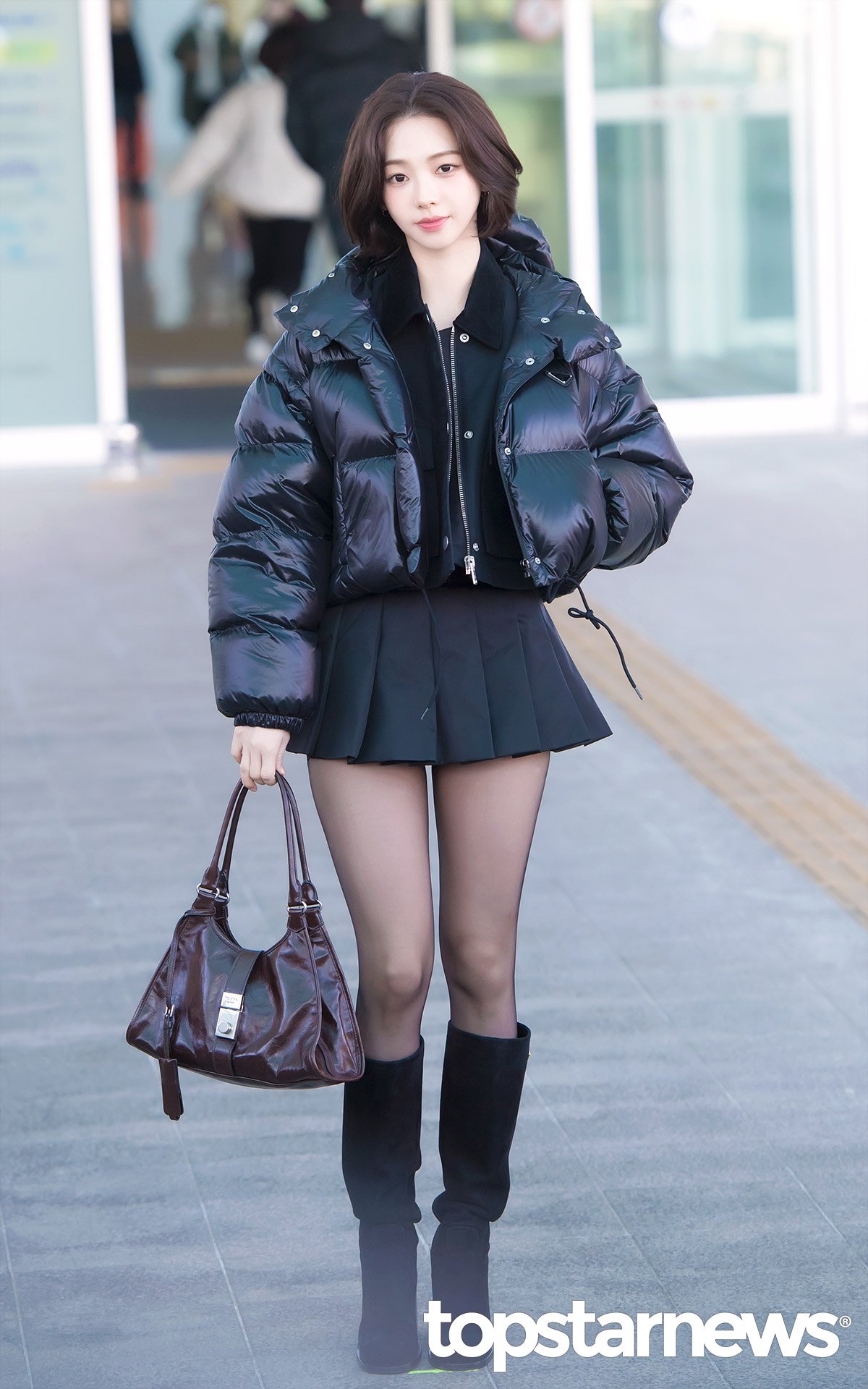 단발로 자르고 나타난 카리나