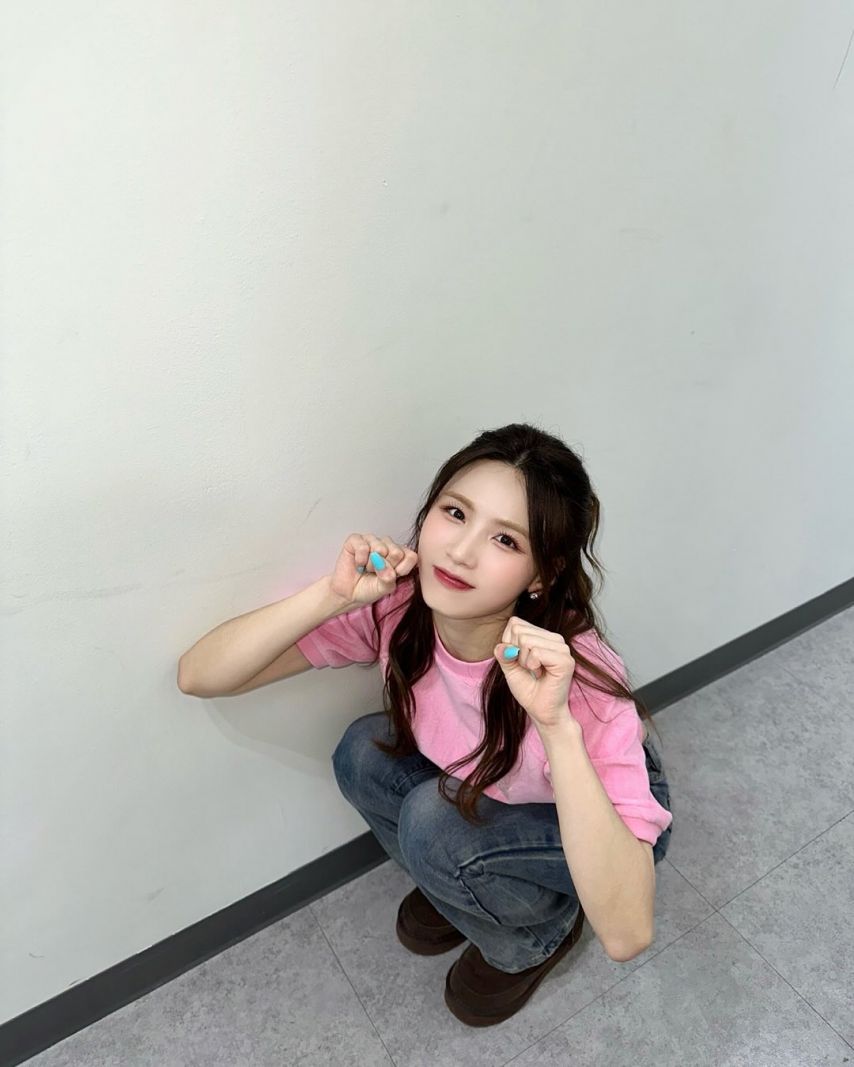 아이칠린 지윤,  채린