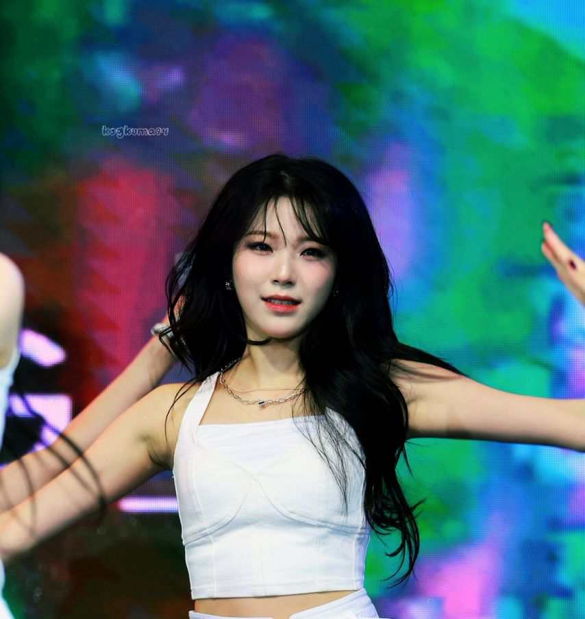 프로미스나인 백지헌