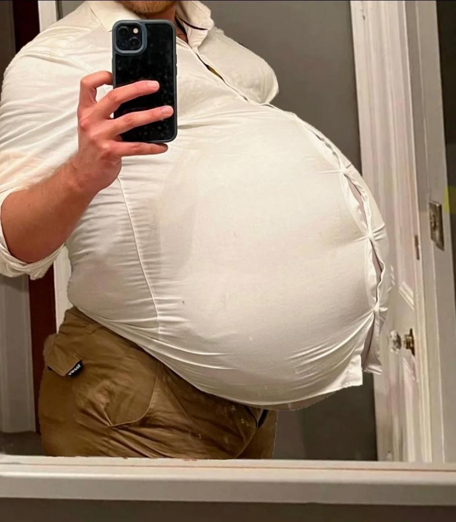 레딧에 올라온 배 나온 남자의 충격 인증샷ㄷㄷ