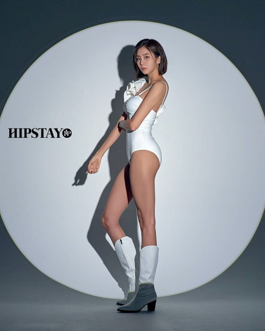 수영복 입은 원조 꿀벅지 유이의 탄탄한 하체핏