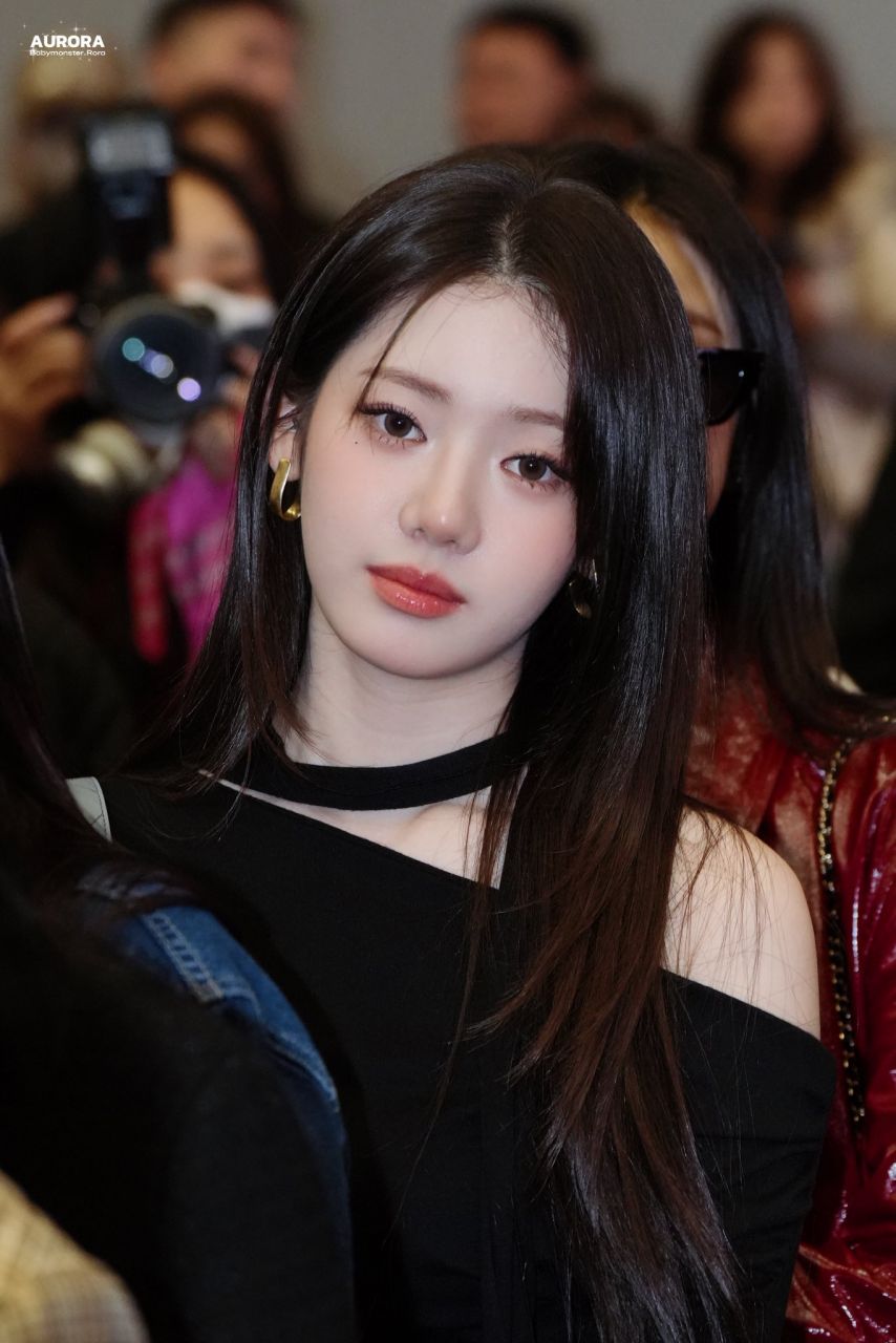 베이비몬스터 로라