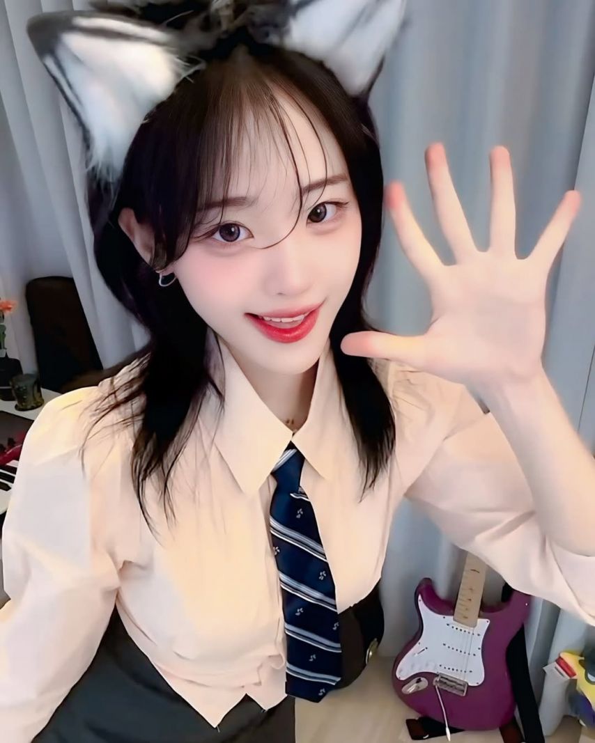 QWER 히나