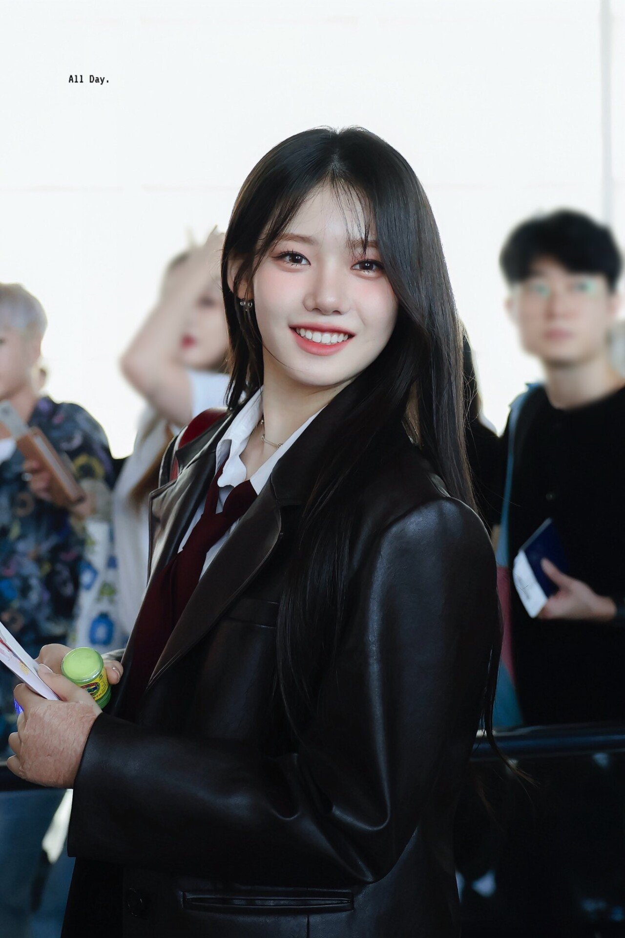 베이비몬스터 로라