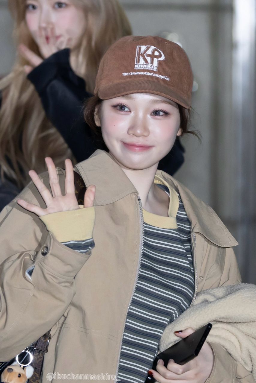 [르세라핌] 더 이상 귀여울수 없는 김채원  .... 뮤직뱅크 퇴근