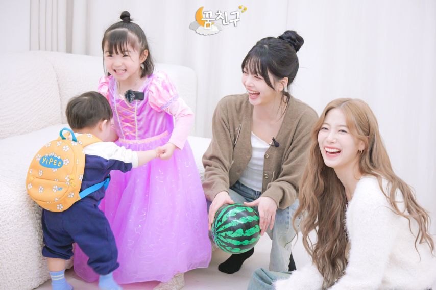 [르세라핌] 카즈하 홍은채 .... 슈퍼맨이 돌아왔다