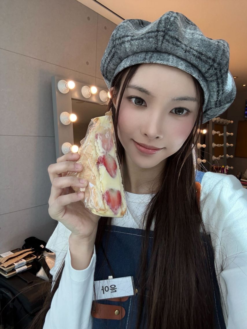 아일릿 윤아, 모카, 원희