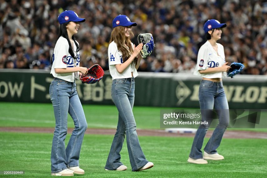 250316 일본 도쿄돔 시구 미나 사나 모모(트와이스)