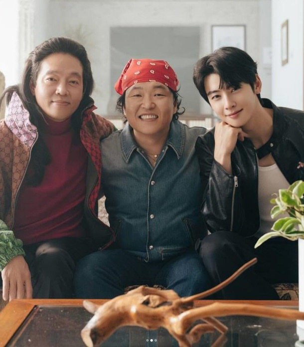 차은우만 다른 차원에 있다는 사진 ㄷㄷㄷ