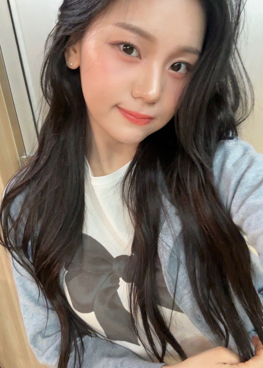 엄지 VIVIZ비비지