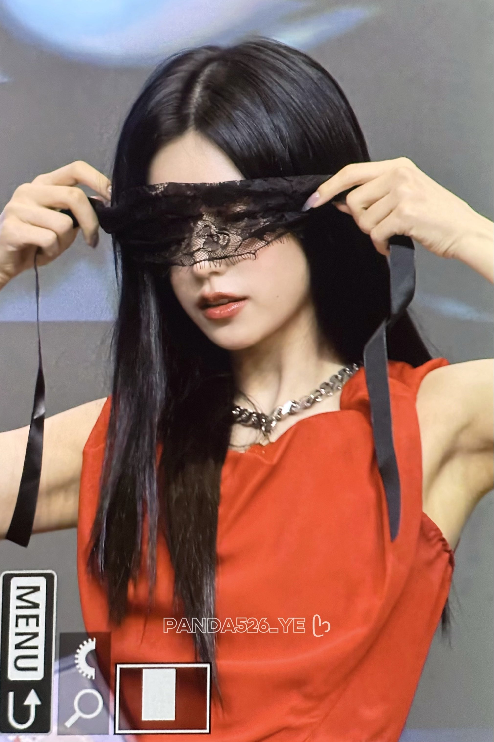 정열의 빨간 의상 + 야한 눈가리개 있지 예지 페로몬 - 팬사인회