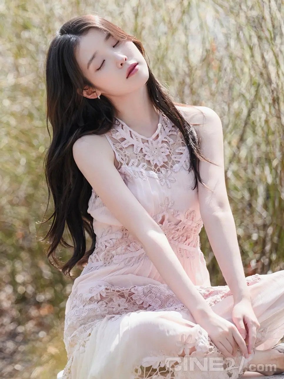 아이유 씨네21 화보