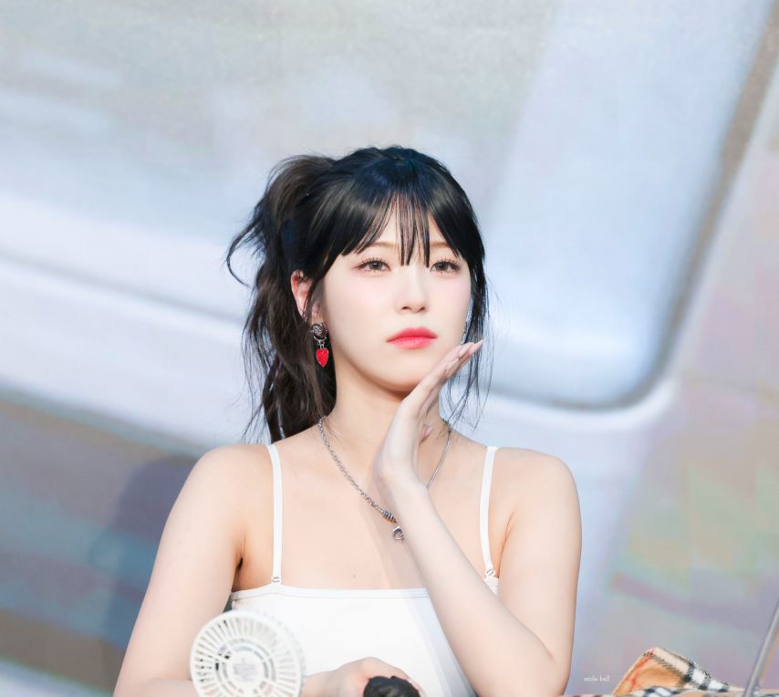 프로미스나인 백지헌