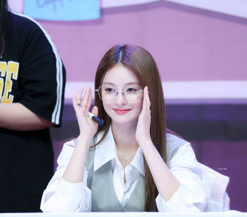 프로미스나인 이나경