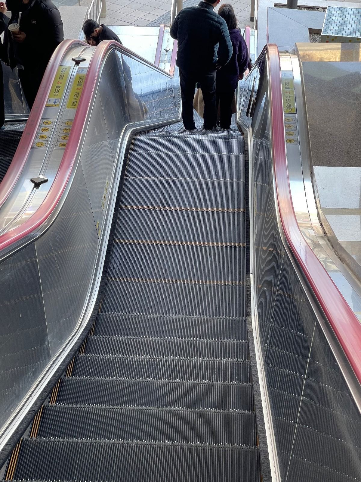 수원사람들만 안신기한 에스컬레이터