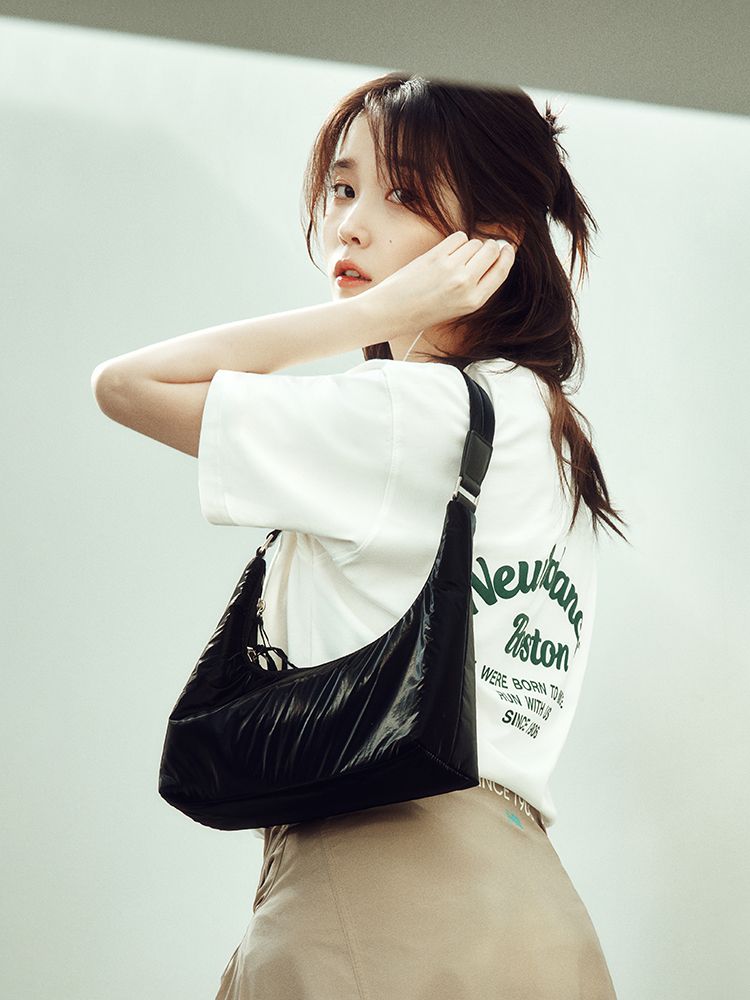 아이유 뉴발란스 블랙야크