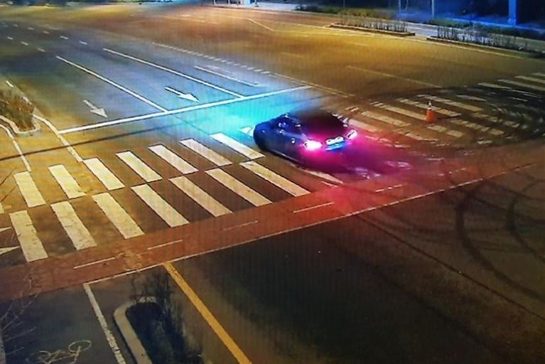 정신이상자들의 계절 ON