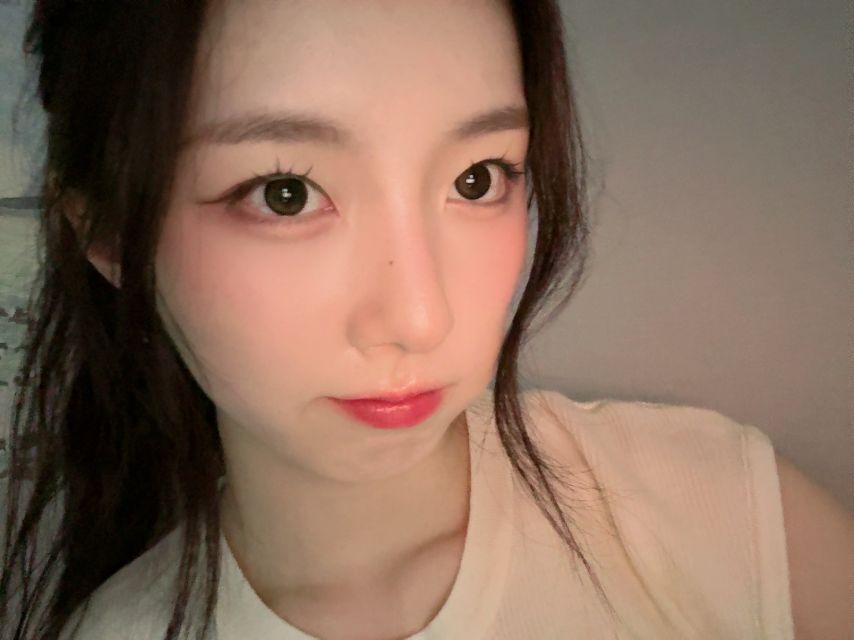 라잇썸 주현, 유정