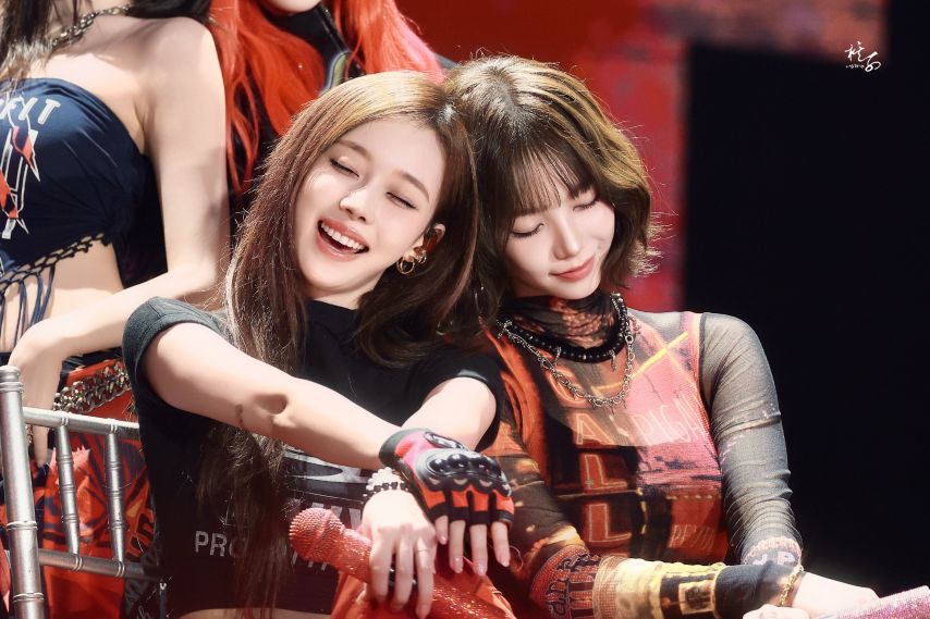 우리는 단짝 카리나 윈터 (에스파)