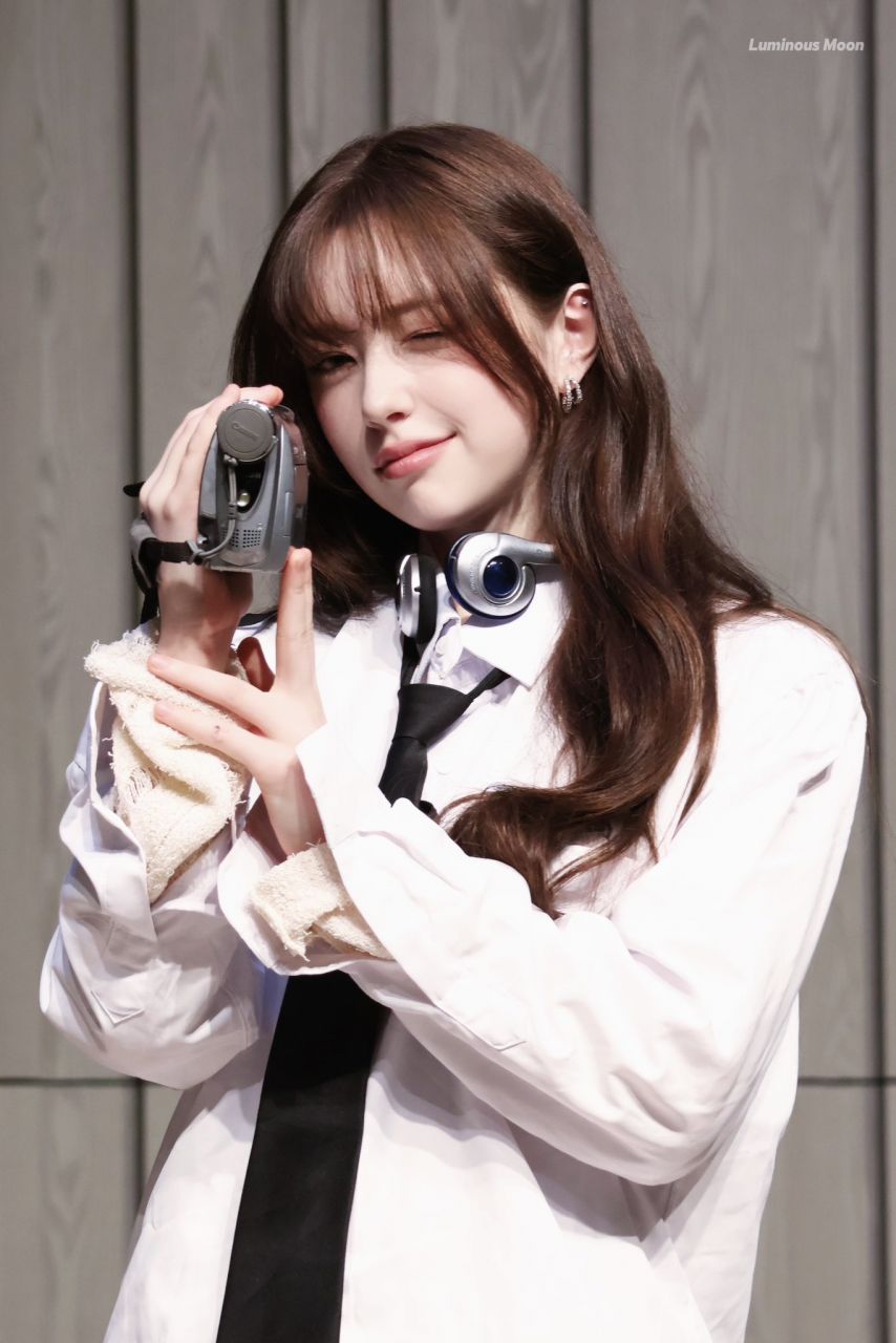 피프티피프티 문샤넬