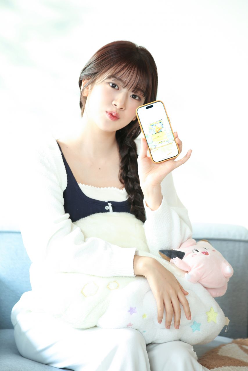 아이브 안유진, 레이 X ‘포켓몬 카드 게임 Pocket’ 광고 촬영 현장 비하인드